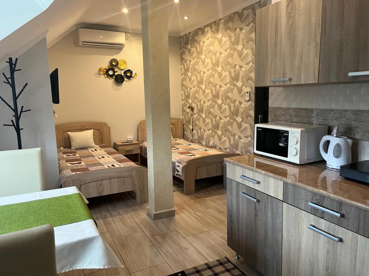 Silver Apartment *